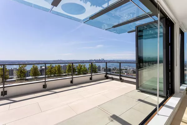 North Vancouver, BC V7L 0J8,135 E 13th ST #1602