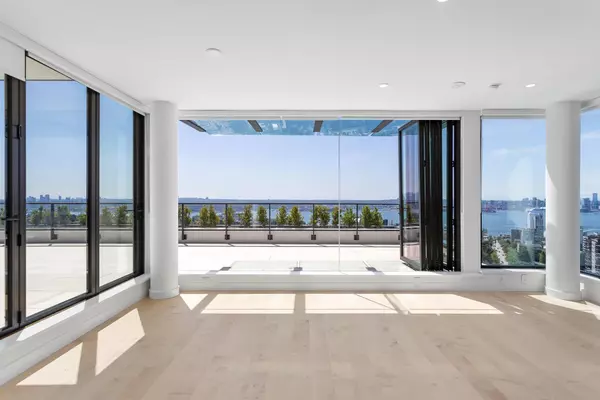 North Vancouver, BC V7L 0J8,135 E 13th ST #1602