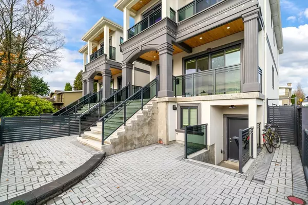 Burnaby, BC V5B 2L5,6691 Winch ST #2