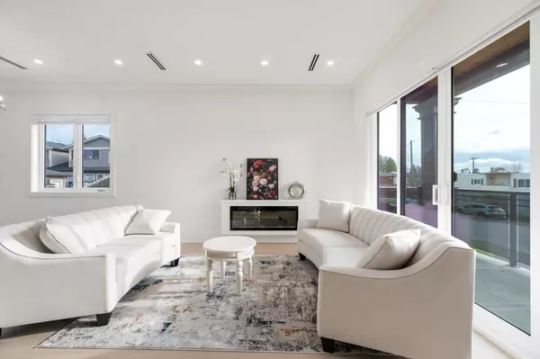 Burnaby, BC V5B 2L5,6691 Winch ST #2