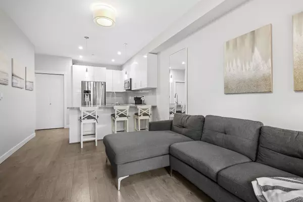 Chilliwack, BC V2P 0J8,45562 Airport RD #206