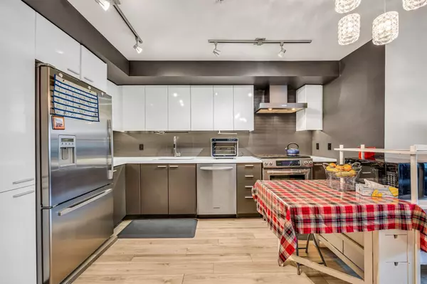 Vancouver, BC V5M 0B9,2888 E 2nd AVE #216