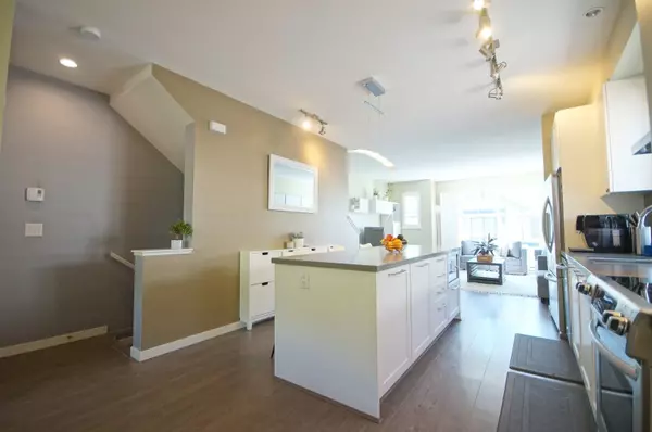 Coquitlam, BC V3E 0M1,3470 Highland DR #16