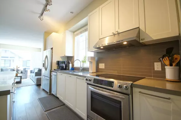 Coquitlam, BC V3E 0M1,3470 Highland DR #16