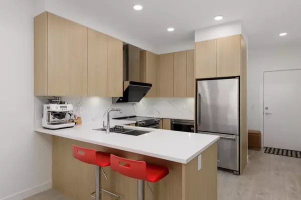 Burnaby, BC V3N 0J3,7788 18th ST #301