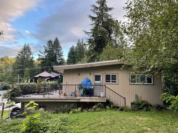 Port Moody, BC V3H 1Z9,1940 St Johns ST