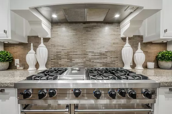 West Vancouver, BC V7V 2C4,2312 Kings AVE