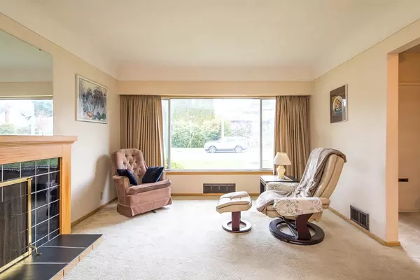 Burnaby, BC V5B 2P6,6120 Halifax ST