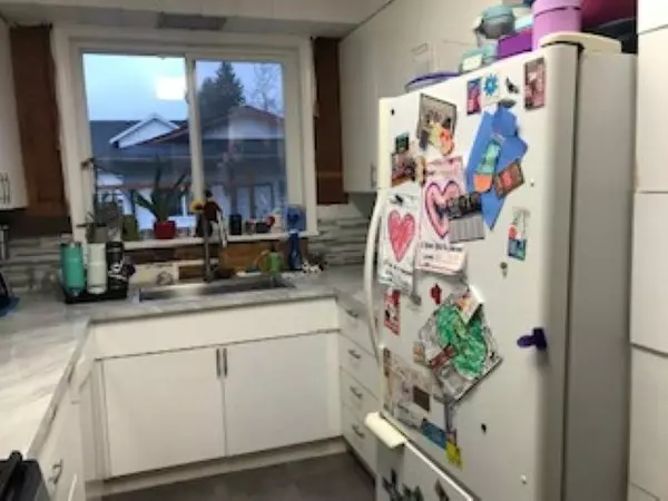 Abbotsford, BC V2S 2P4,33935 Pine ST