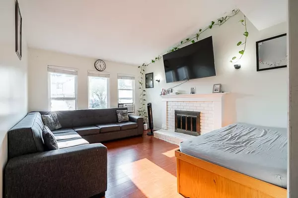 Surrey, BC V3W 7G6,7380 Parkwood DR