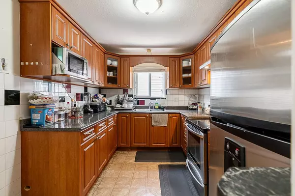 Surrey, BC V3W 7G6,7380 Parkwood DR