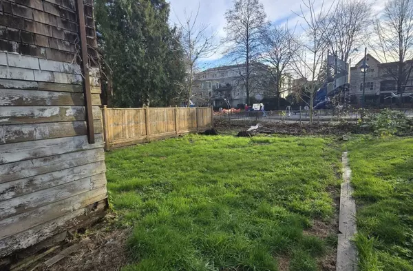 Port Coquitlam, BC V3C 1X9,2272 Kelly AVE