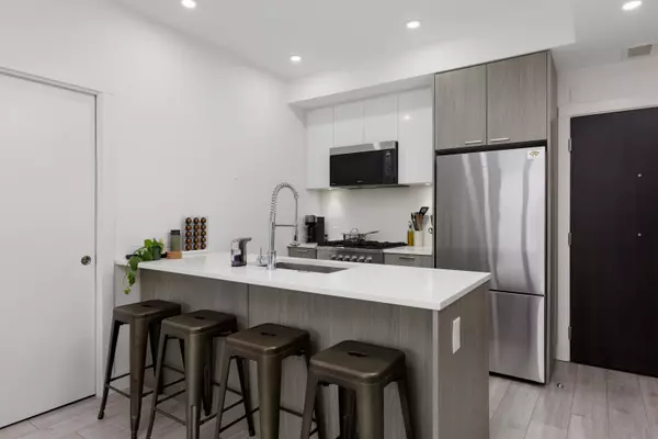 Vancouver, BC V5V 1K8,979 E 19th AVE #204