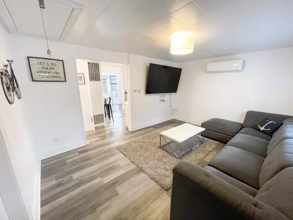 Cultus Lake, BC V2R 4Y7,298 Hemlock ST