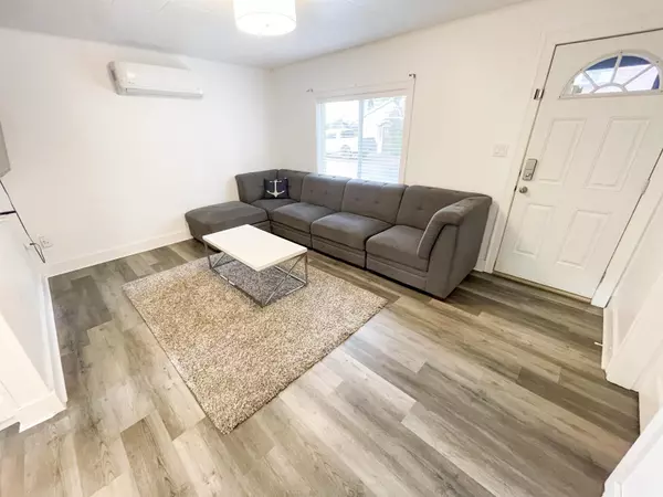 Cultus Lake, BC V2R 4Y7,298 Hemlock ST