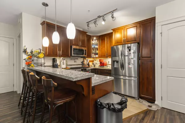 Abbotsford, BC V2T 0G7,32445 Simon AVE #320