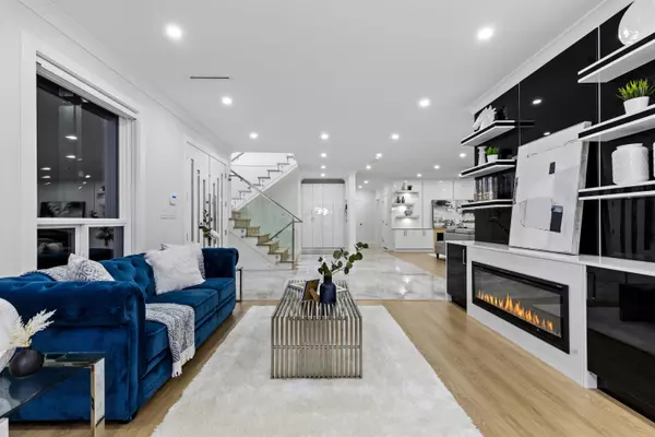 Langley, BC V3A 6J1,20099 45th AVE