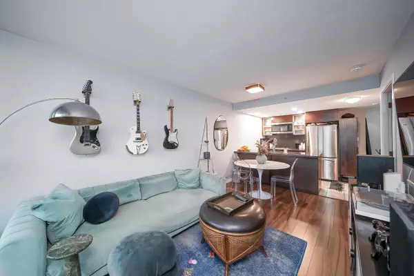 Vancouver, BC V6B 0G4,833 Seymour ST #2605