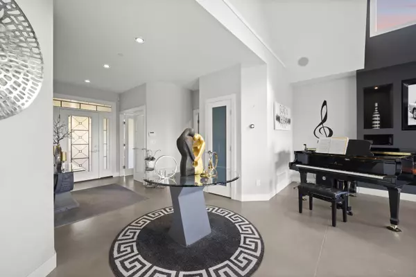 Maple Ridge, BC V4R 0E1,13645 Mckercher DR