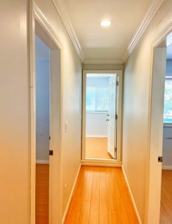 Burnaby, BC V5J 2C6,5989 Rumble ST