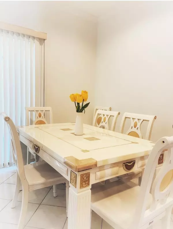 Burnaby, BC V5J 2C6,5989 Rumble ST