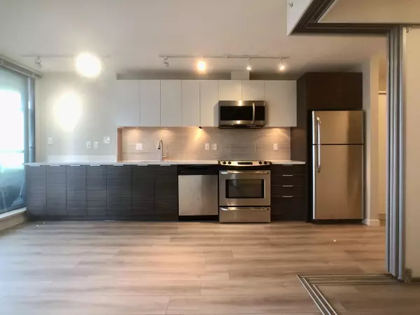 Surrey, BC V3T 0K6,13303 Central AVE #706