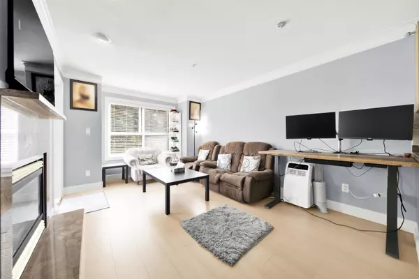 Surrey, BC V3W 1J2,8115 121a ST #210