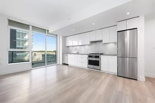 Vancouver, BC V5S 0H4,8570 Rivergrass DR #601