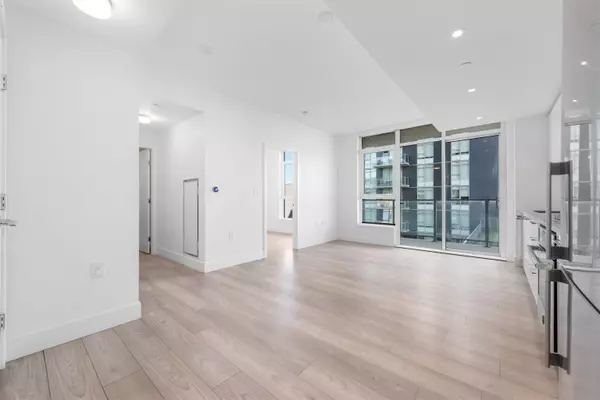 Vancouver, BC V5S 0H4,8570 Rivergrass DR #601