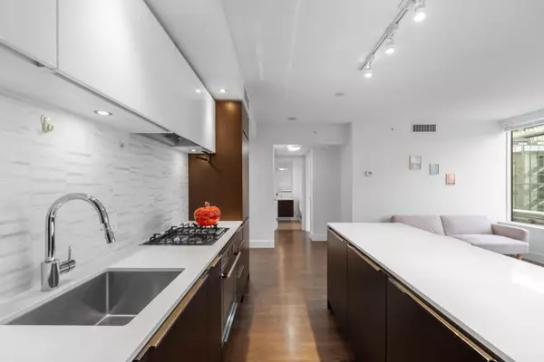 5233 Gilbert RD #621 Richmond, BC V7C 0B3