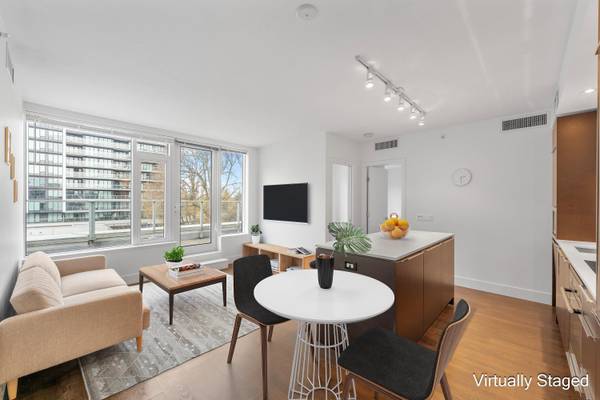 5233 Gilbert RD #621, Richmond, BC V7C 0B3