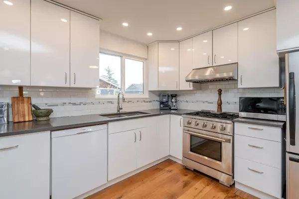 Delta, BC V4K 4B4,4672 46a ST