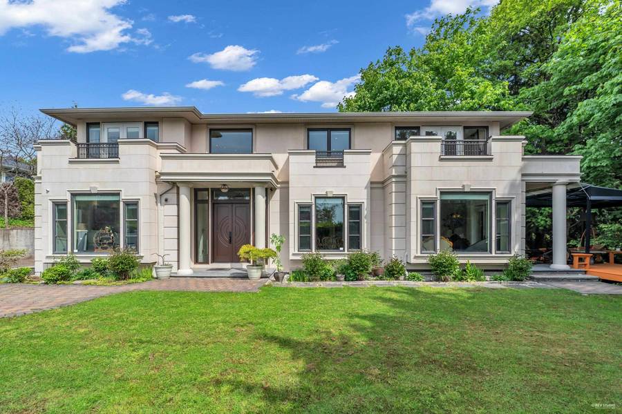 1835 Mathers AVE, West Vancouver, BC V7V 2G6