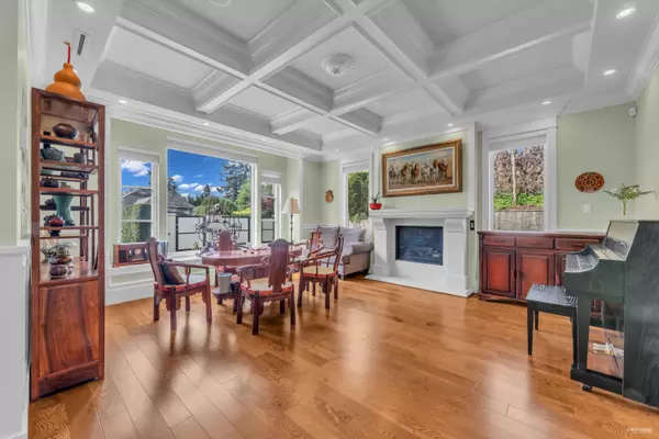 West Vancouver, BC V7V 2G6,1835 Mathers AVE