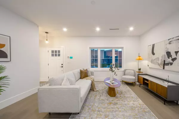 Vancouver, BC V6K 2B7,2735 W 8th AVE