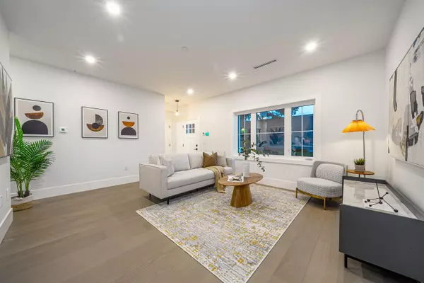 Vancouver, BC V6K 2B7,2735 W 8th AVE