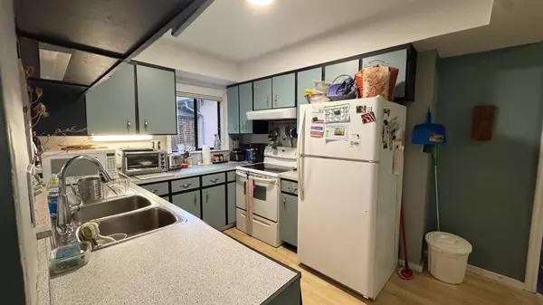 North Vancouver, BC V7G 1S8,2071 Deep Cove RD