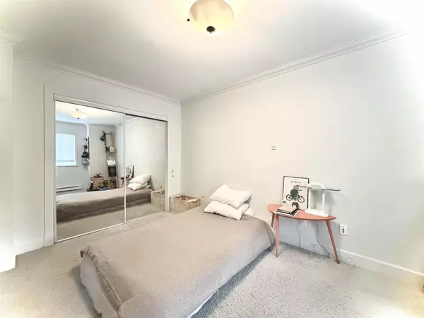 Vancouver, BC V6E 1G8,1137 Barclay ST #2