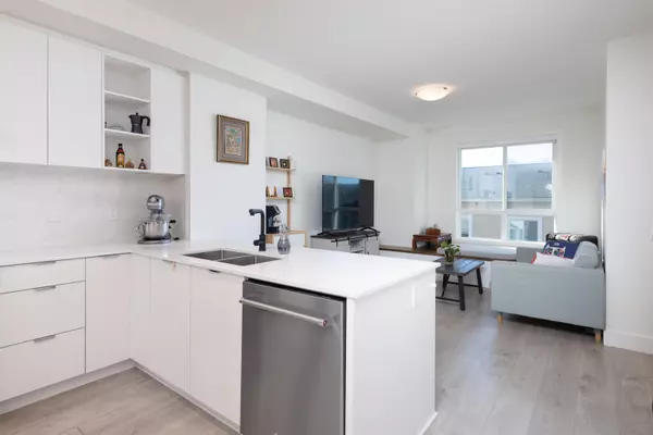 16561 17a AVE #79 Surrey, BC V3Z 1J3