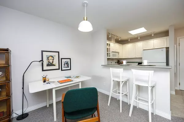 North Vancouver, BC V7L 1E5,155 E 3rd ST #410