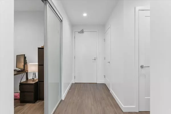 Burnaby, BC V5C 0M1,2311 Beta AVE #509