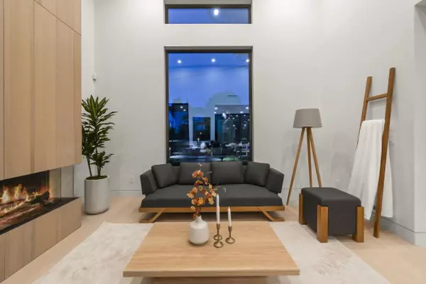 West Vancouver, BC V7T 1N2,1066 Fulton AVE