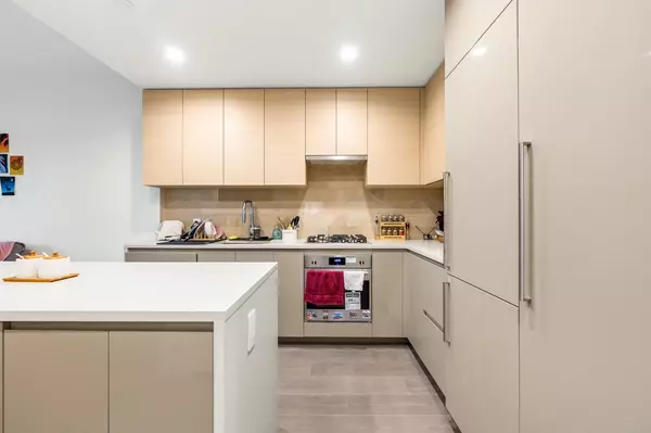 Burnaby, BC V5C 0N8,2108 Gilmore AVE #912