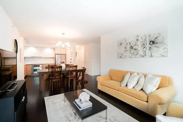 Vancouver, BC V5Z 0A3,750 W 12th AVE #403