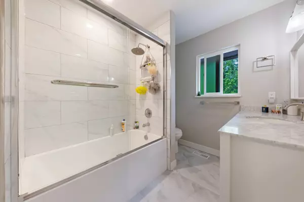 North Vancouver, BC V7R 4H1,4477 Primrose LN