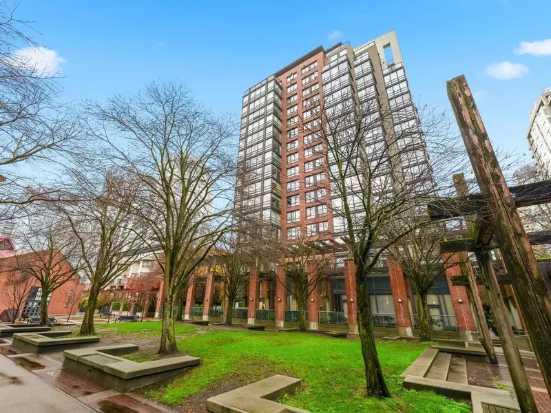 139 Drake ST #18C, Vancouver, BC V6Z 2T8