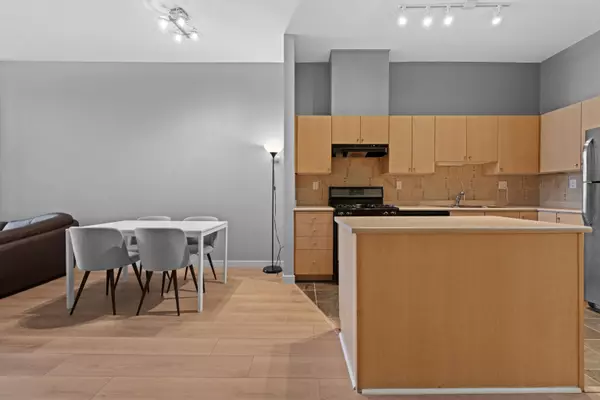 Vancouver, BC V6M 1R9,2102 W 38th AVE