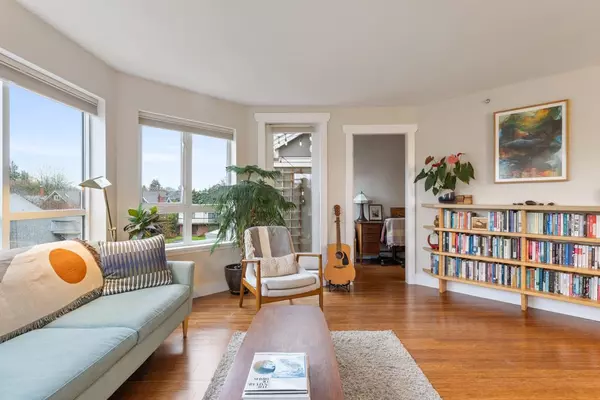 Vancouver, BC V5L 2T6,1707 Charles ST #317