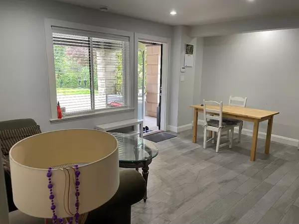 North Vancouver, BC V7N 1M1,275 E Osborne RD