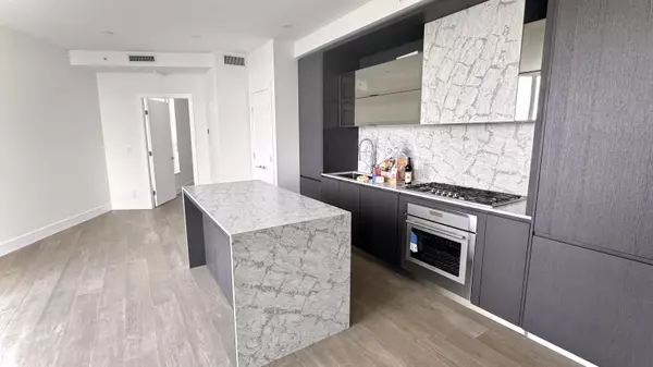 White Rock, BC V4B 0C7,1342 Johnston RD #1007